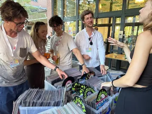 Vinyl single feestje inhuren met DJ in Utrecht
