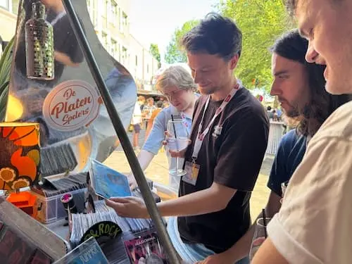 Crate diggin in de bakken met vinyl singles